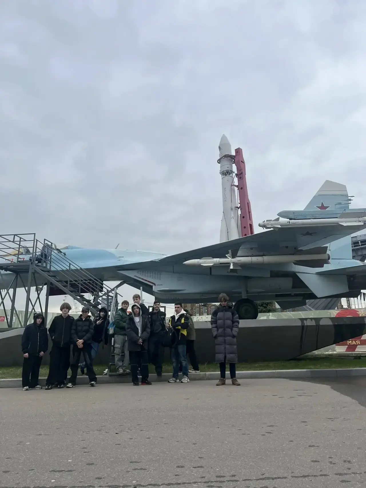 🚀 Прогулка по мемориальному Музею космонавтики  🪐 Ученики 8 класса «А» и 8 класса «В» совершили прог