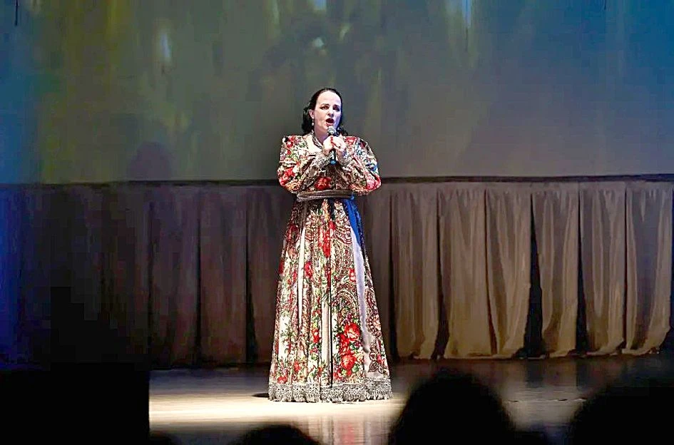 ПОМНИТ СЕРДЦЕ, НЕ ЗАБУДЕТ НИКОГДА!!!   В Районном Доме культуры «Адлер» Театр русской песни Алёны Ла
