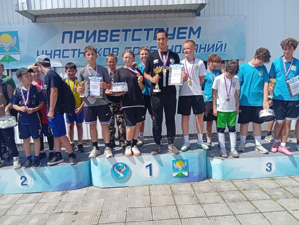 Поздравляем наших ребят, занявших  1 место 🏆 в соревнованиях по лапте среди дворовых команд, посвящ