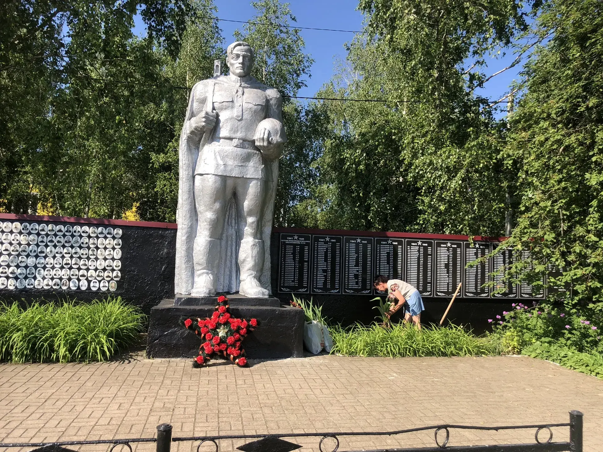 В преддверии памятной даты, Дня памяти и скорби,  на сельской территории провели суббот...