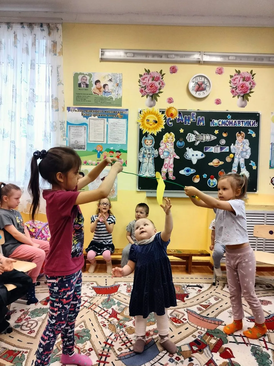 Космонавтом хочешь стать,