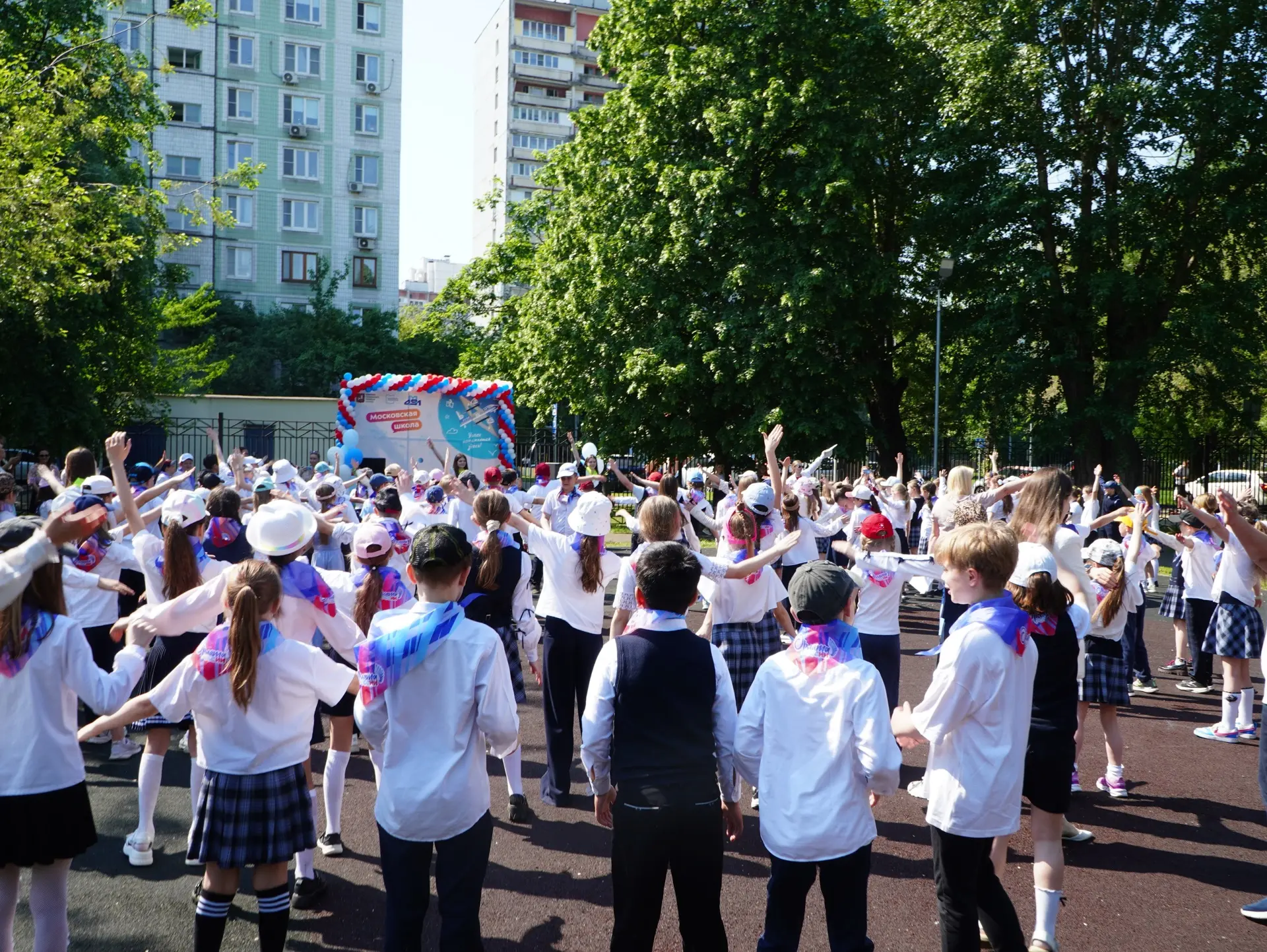 🦅 Подходит к концу учебный год, а вместе с ним — большое путешествие юных Орлят по трекам программы 