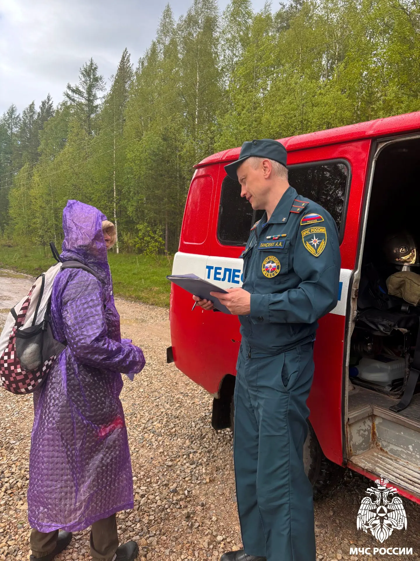 🏡 Отдыхаем на даче безопасно 👨🏻‍🚒
 
Сотрудники МЧС России продолжают регулярно проводить профила