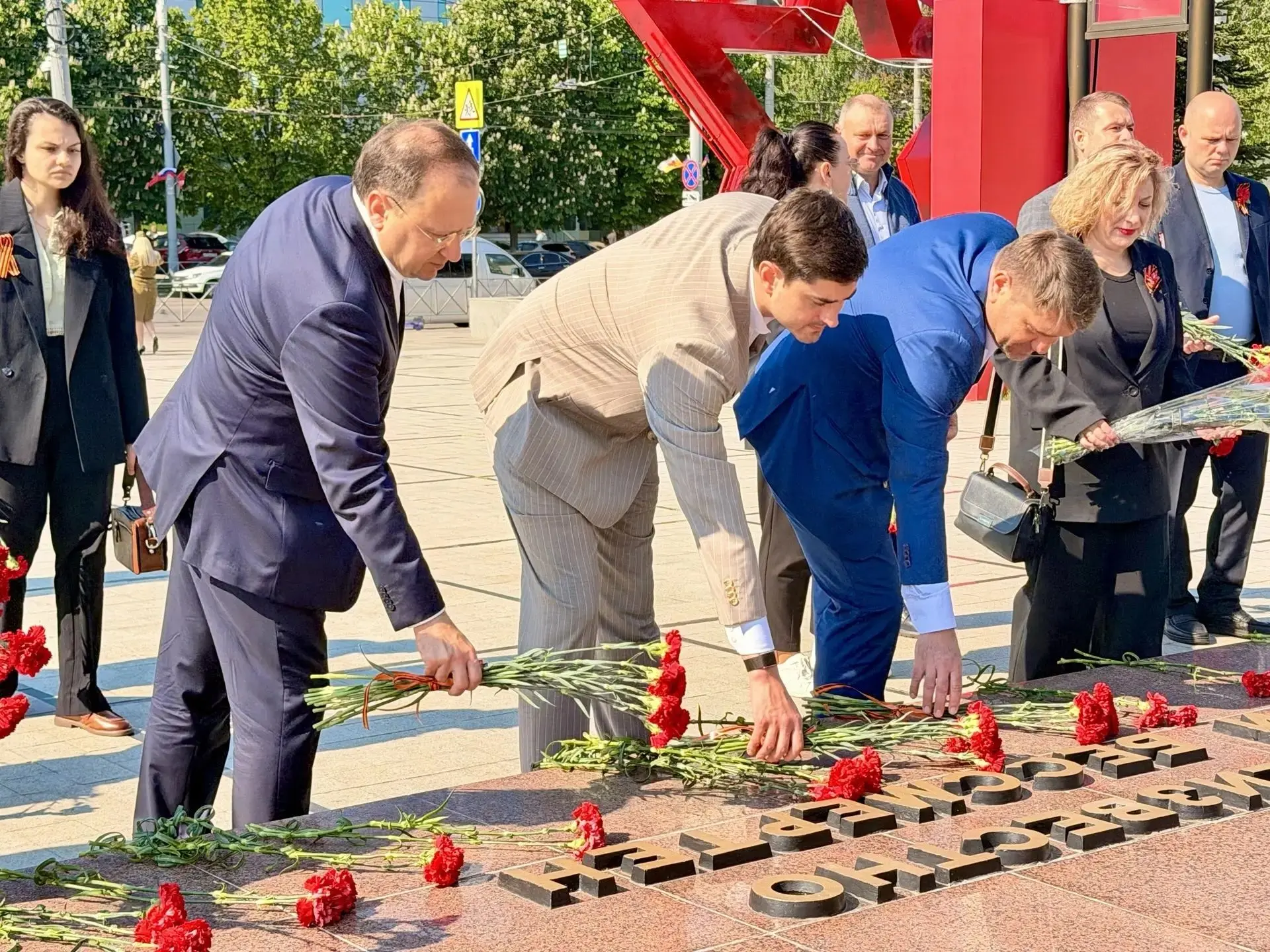 🇷🇺Поздравляем всех наших соотечественников с великим, важным для  нас  всех днём – Дн...