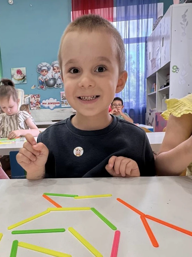 «Палочки превращаются…»: творческое конструирование 👶👶🥰