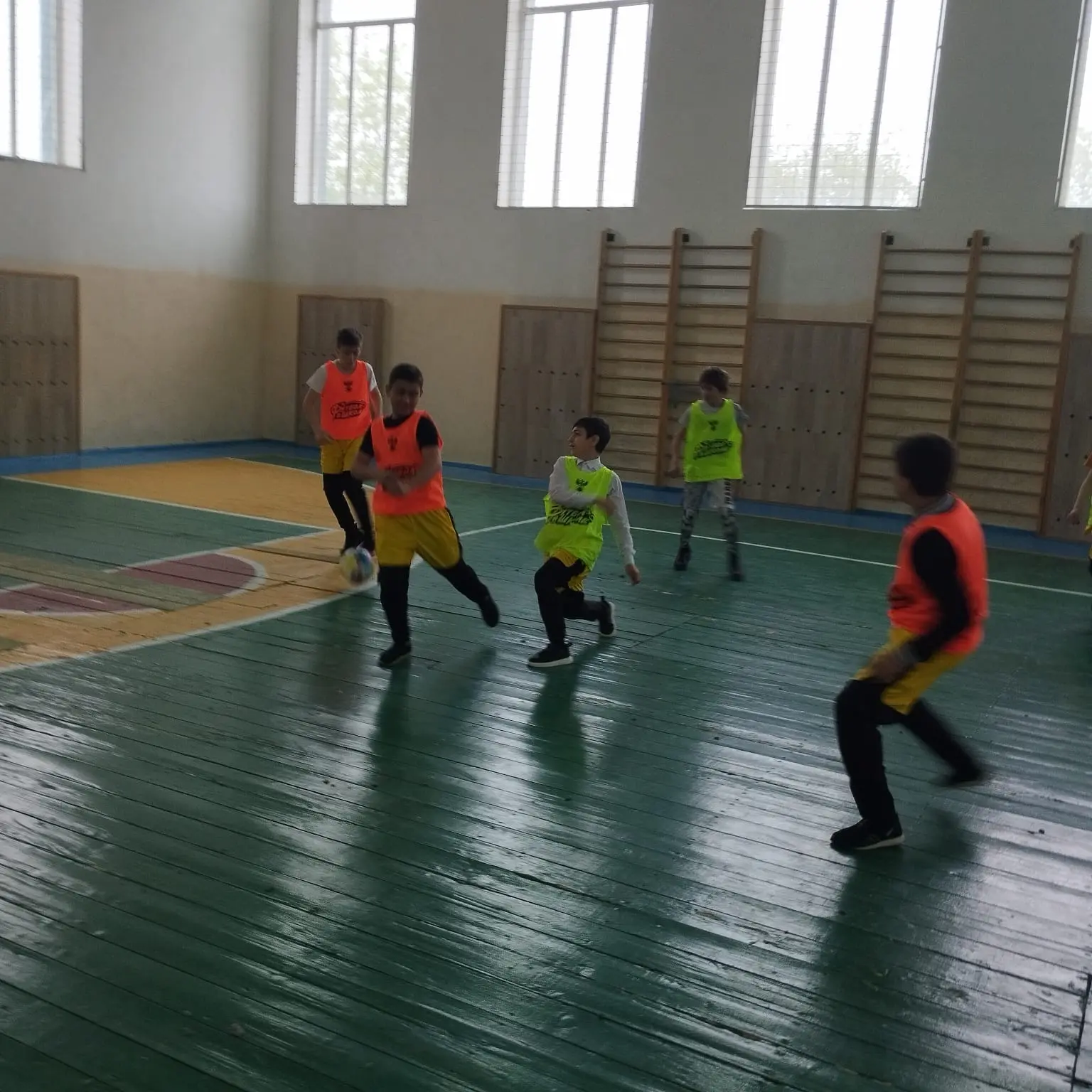 В ГБОУ «СОШ-ДС с.п. Алхасты» провели соревнования « Футбольная карусель».
