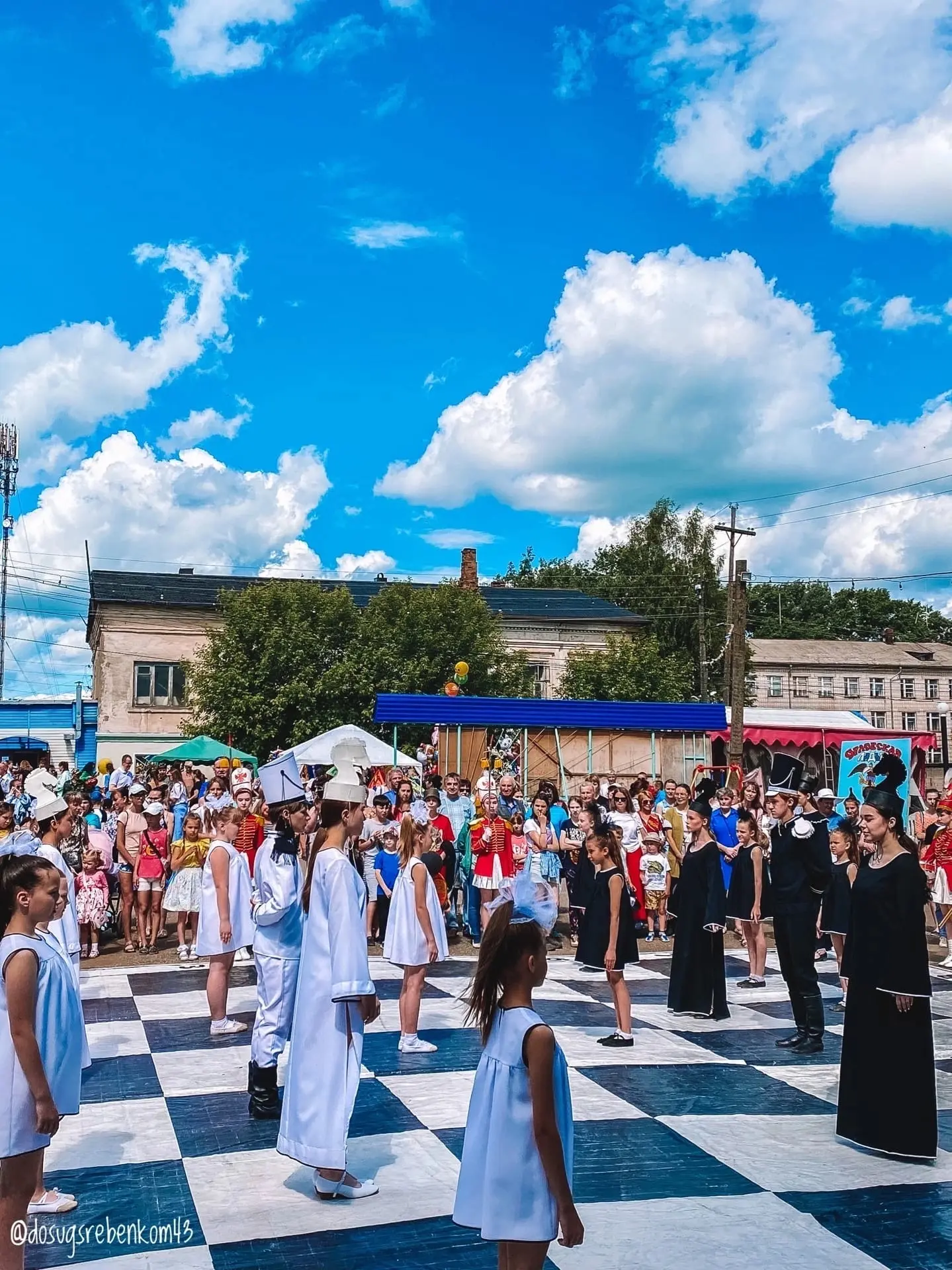 20 июня - фестиваль «Орловская ладья»

Программа фестиваля:
✔️ 9:40-10:00 костюмированное шествие
✔️