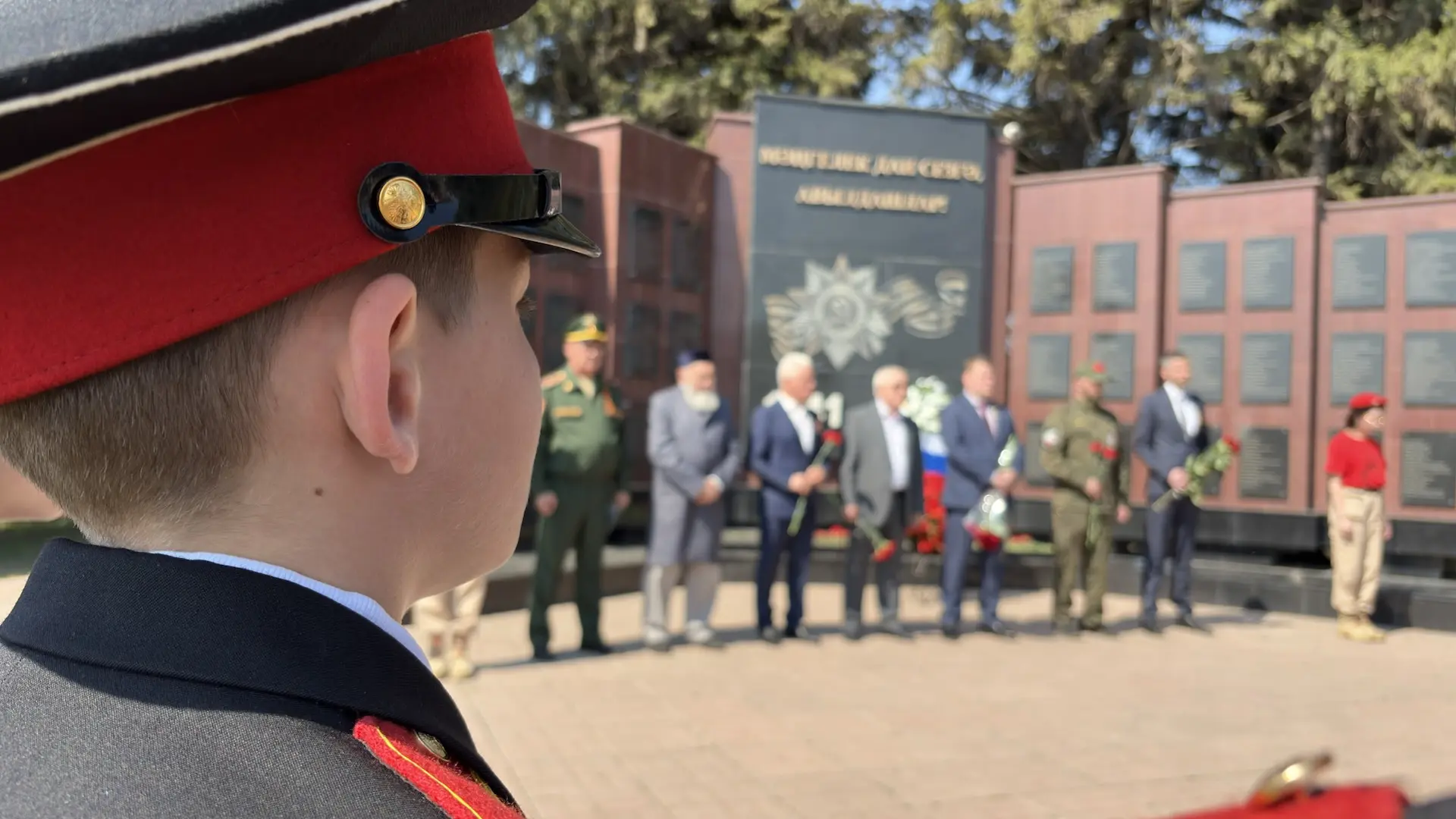 🕊️ Сегодня у мемориального комплекса в честь защитников Родины — уроженцев села Бигаш — состоялось т