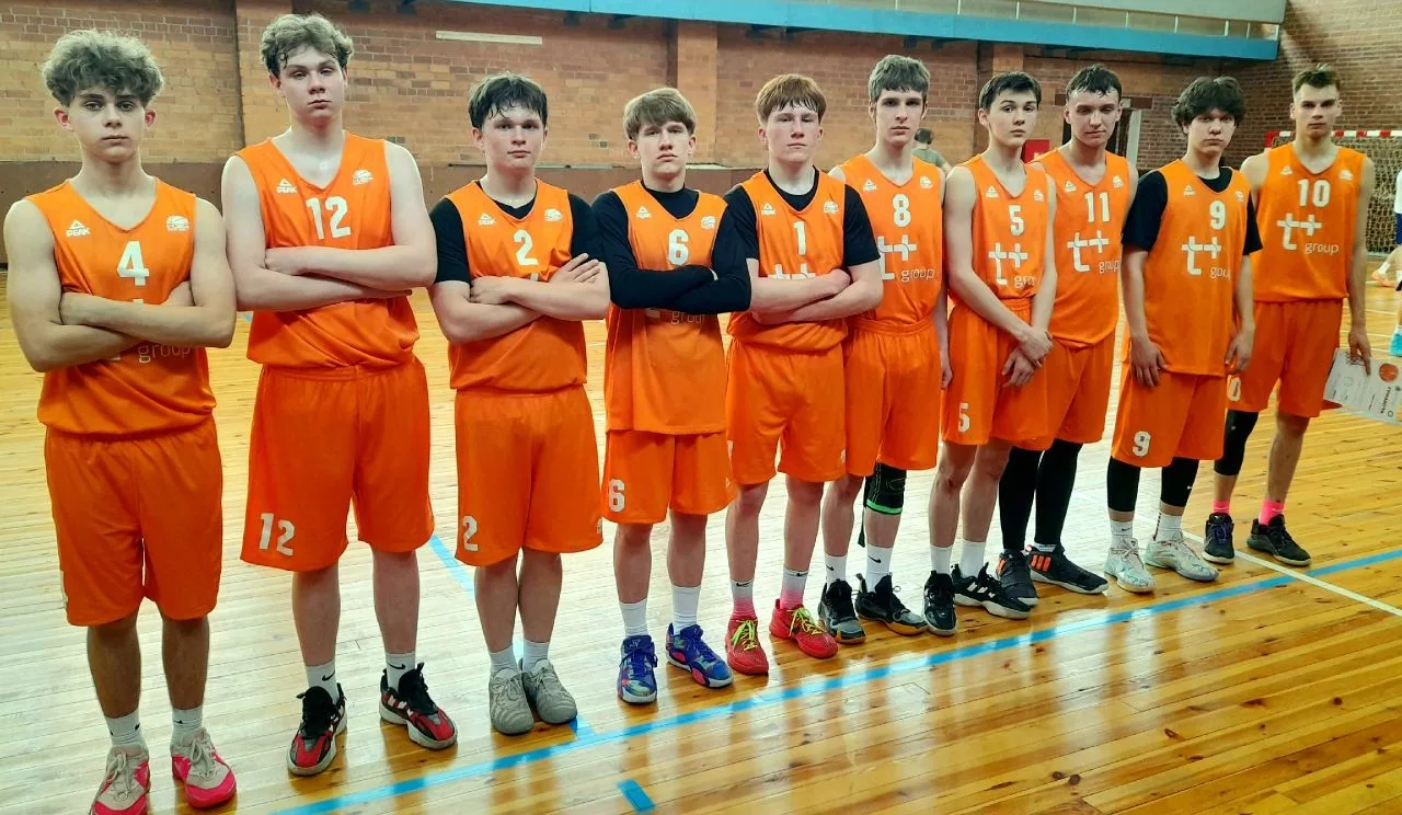 🏆 🏀 ⛹‍♂📆🏛14-15 апреля  в Великих Луках  прошло первенство Псковской  области  по  б...
