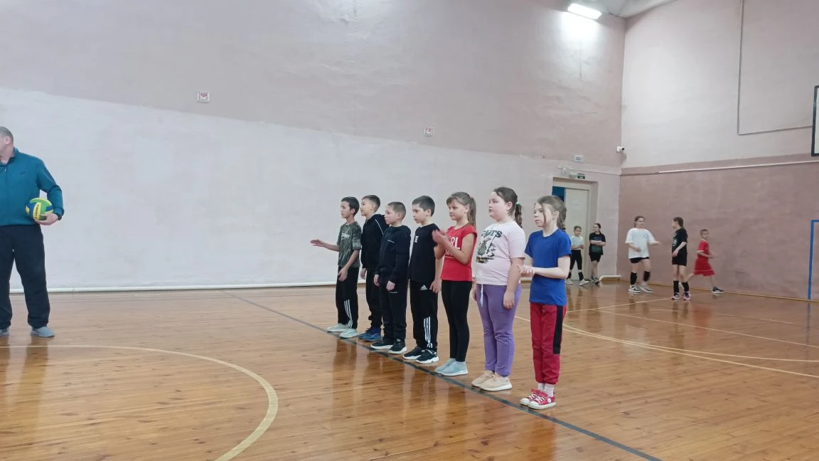 В спортивном зале МБОУ ДО «ДЮСШ п. Плотниково» состоялся муниципальный этап соревновани...