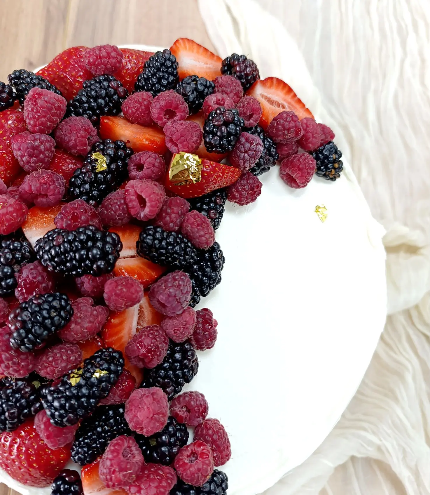 Доброго утра✨
Период свежих ягод🤤🍓🍒🍇