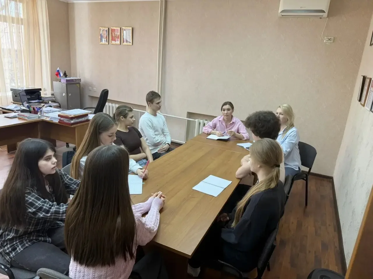 💥Круглый стол «От идеи к действию: ученики и администрация вместе!» успешно прошел в нашей школе!💥  