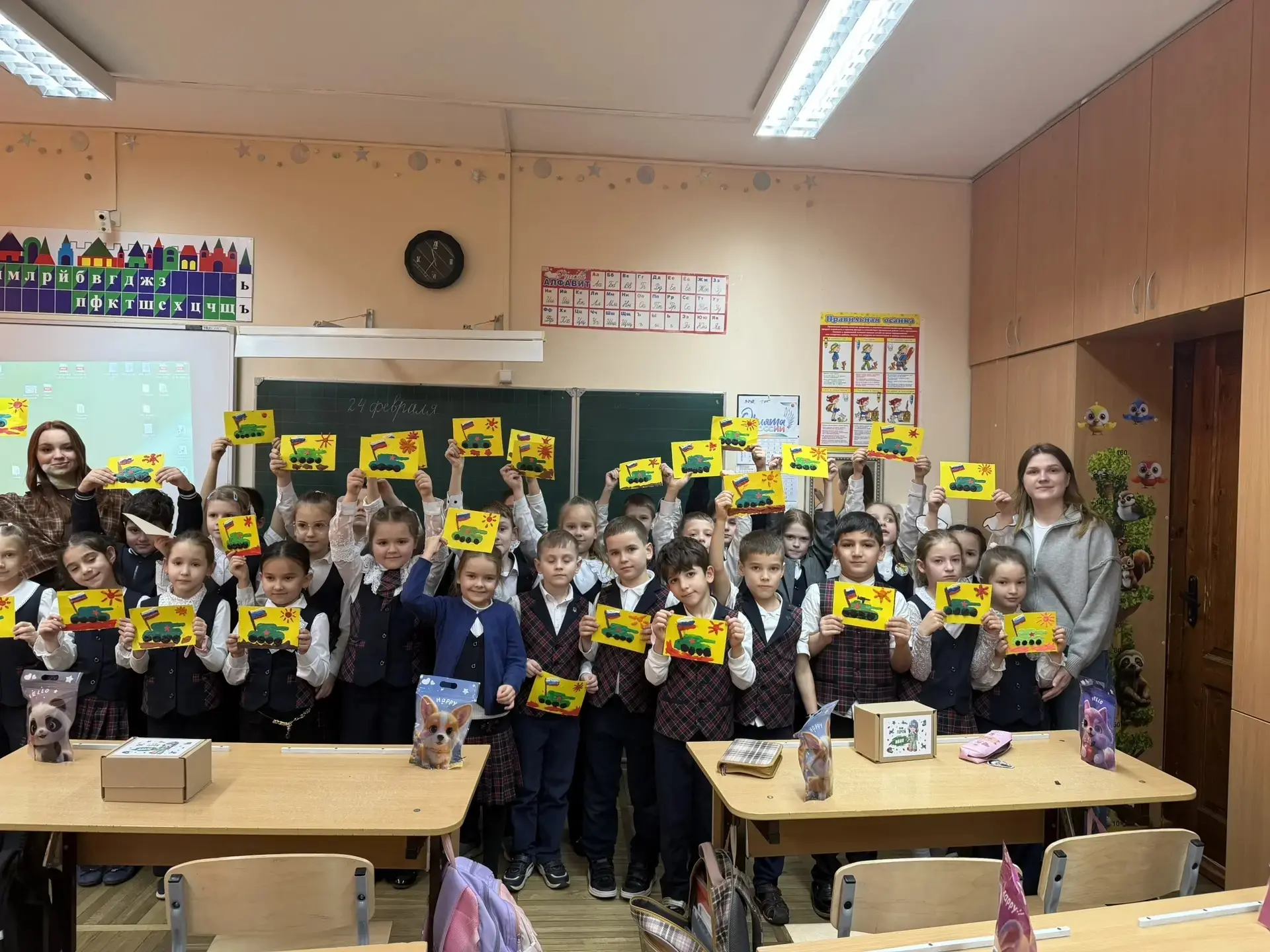 🎨✨ Наши руки не для скуки! Ученики 1 «Б» класса вместе с классным руководителем Еленой Владимировной