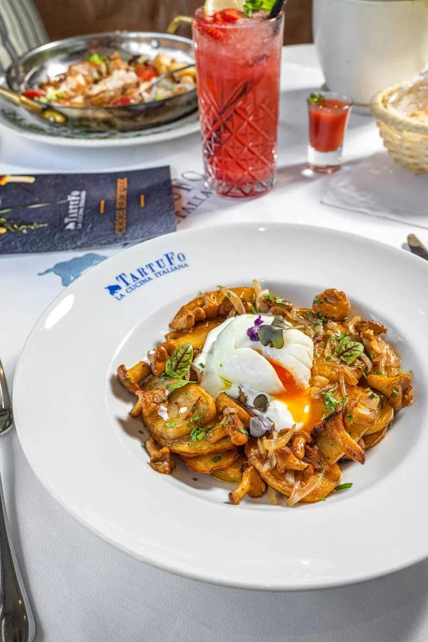 Сезон лисичек в ресторане в самом разгаре 🧡 Приходите в Tartufo за настоящим летним настроением и и