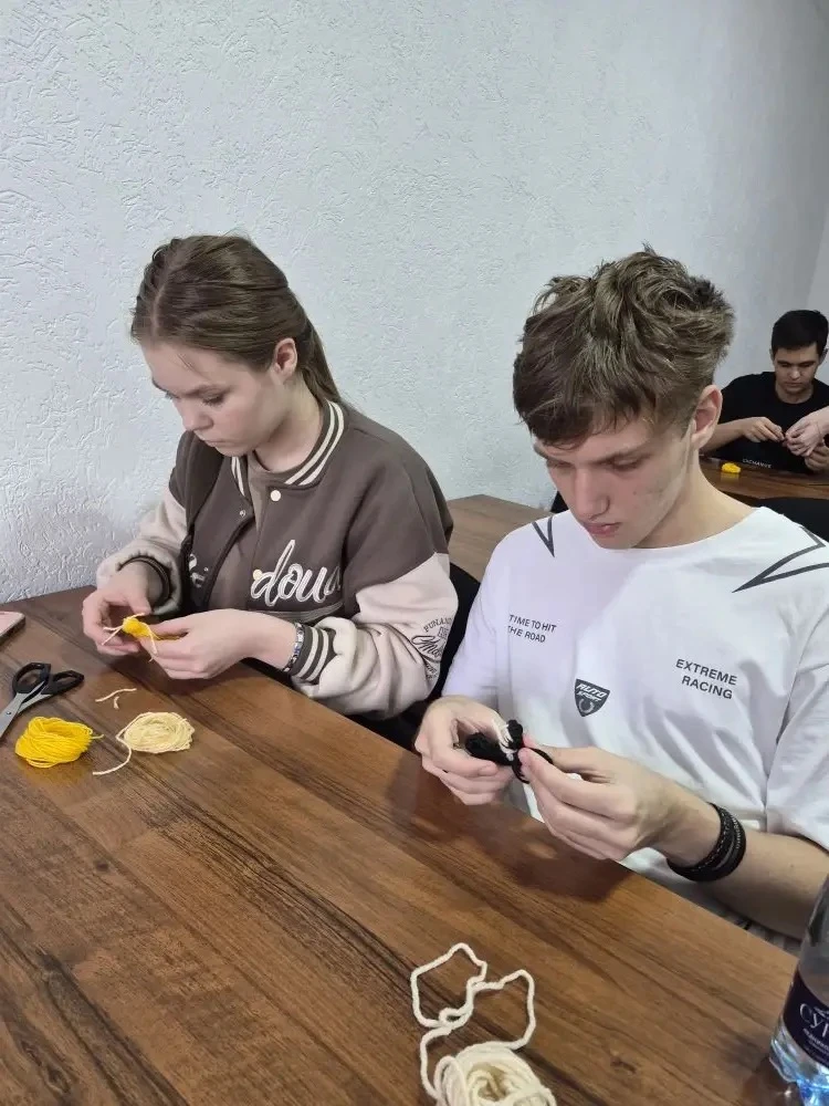 🎓 Шаг во взрослую жизнь: 9Б класс выбирает будущее!  Сегодня наши девятиклассники побывали в «Междун