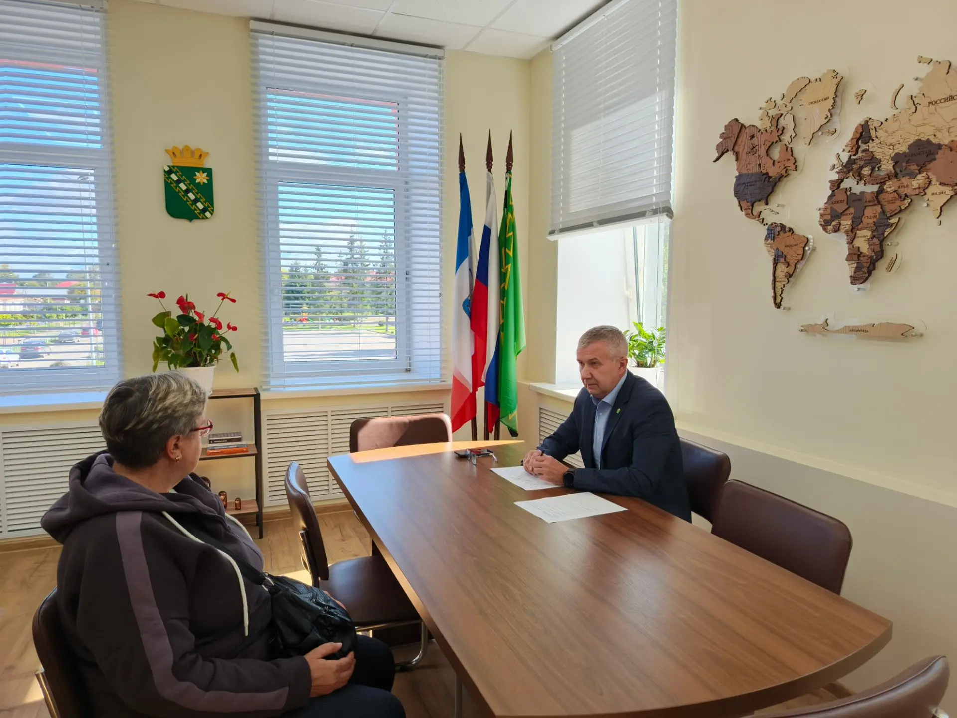Провел очередной личный прием граждан.
