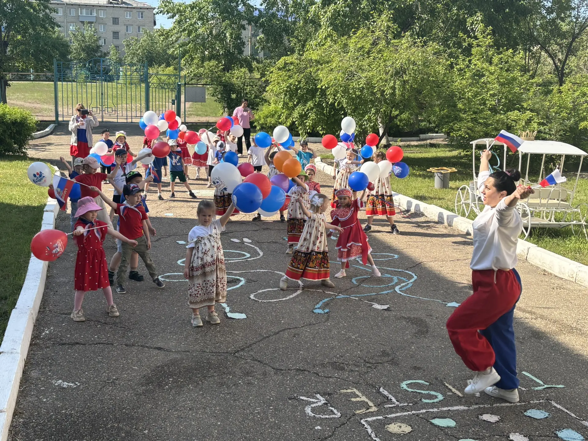 В преддверии Дня России в детском саду №46 прошли тематические дни, посвящённые этому замечательному