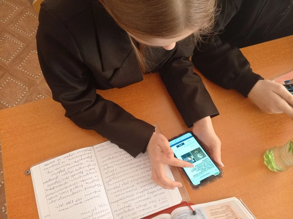 📝 Про «Диктант Победы» 

В нашей школе состоялся онлайн-«Диктант Победы» — масштабная акция, посвящ