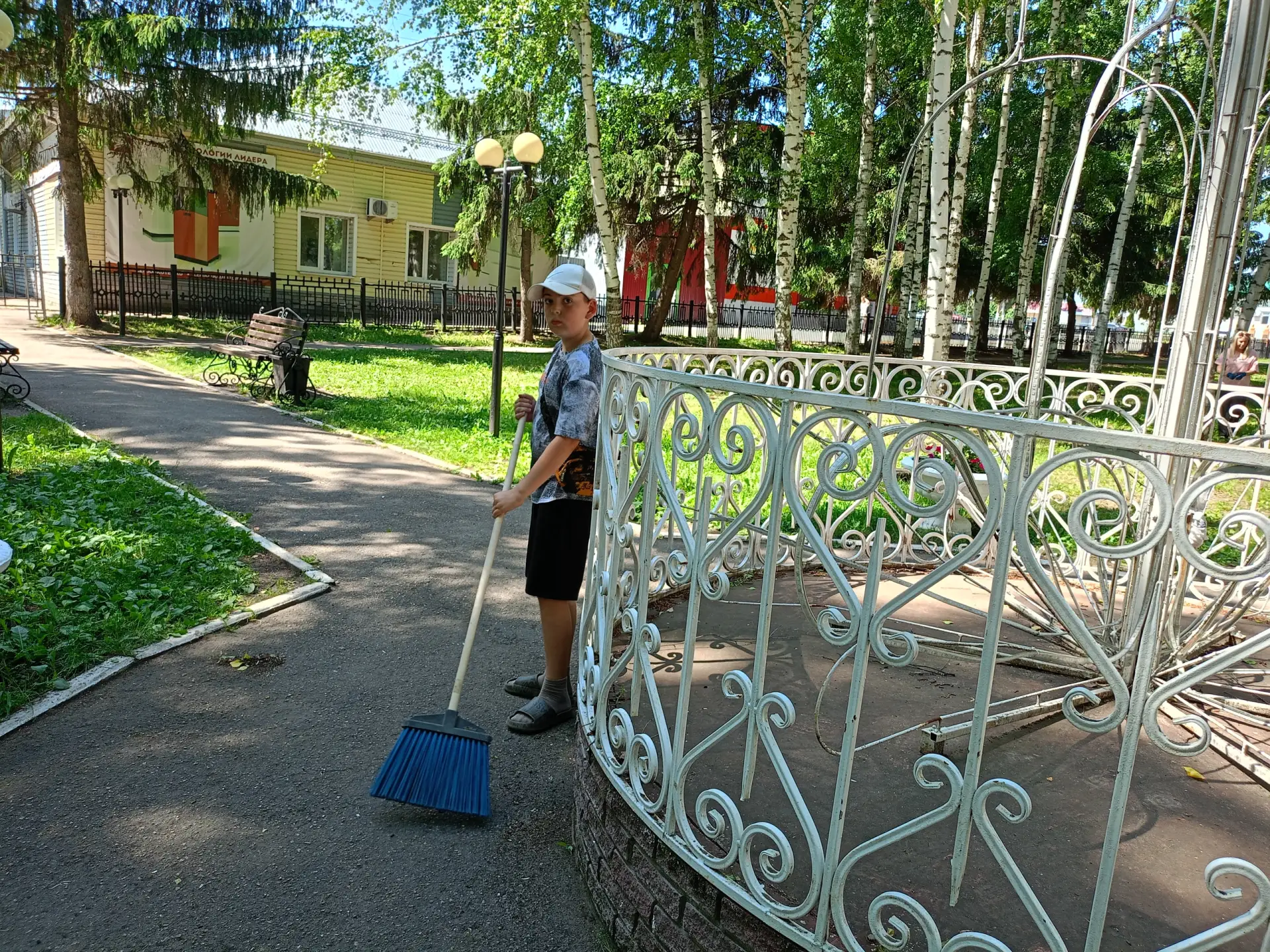 В субботу, 11 июня, центральный парк Спасского стал эпицентром добра и ударного труда. В рамках акци