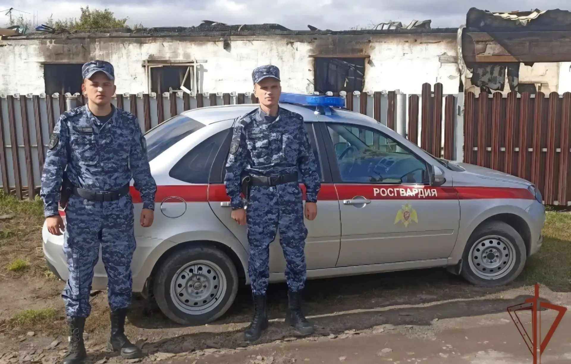 В Алтайском крае росгвардейцы оказали содействие в ликвидации пожара