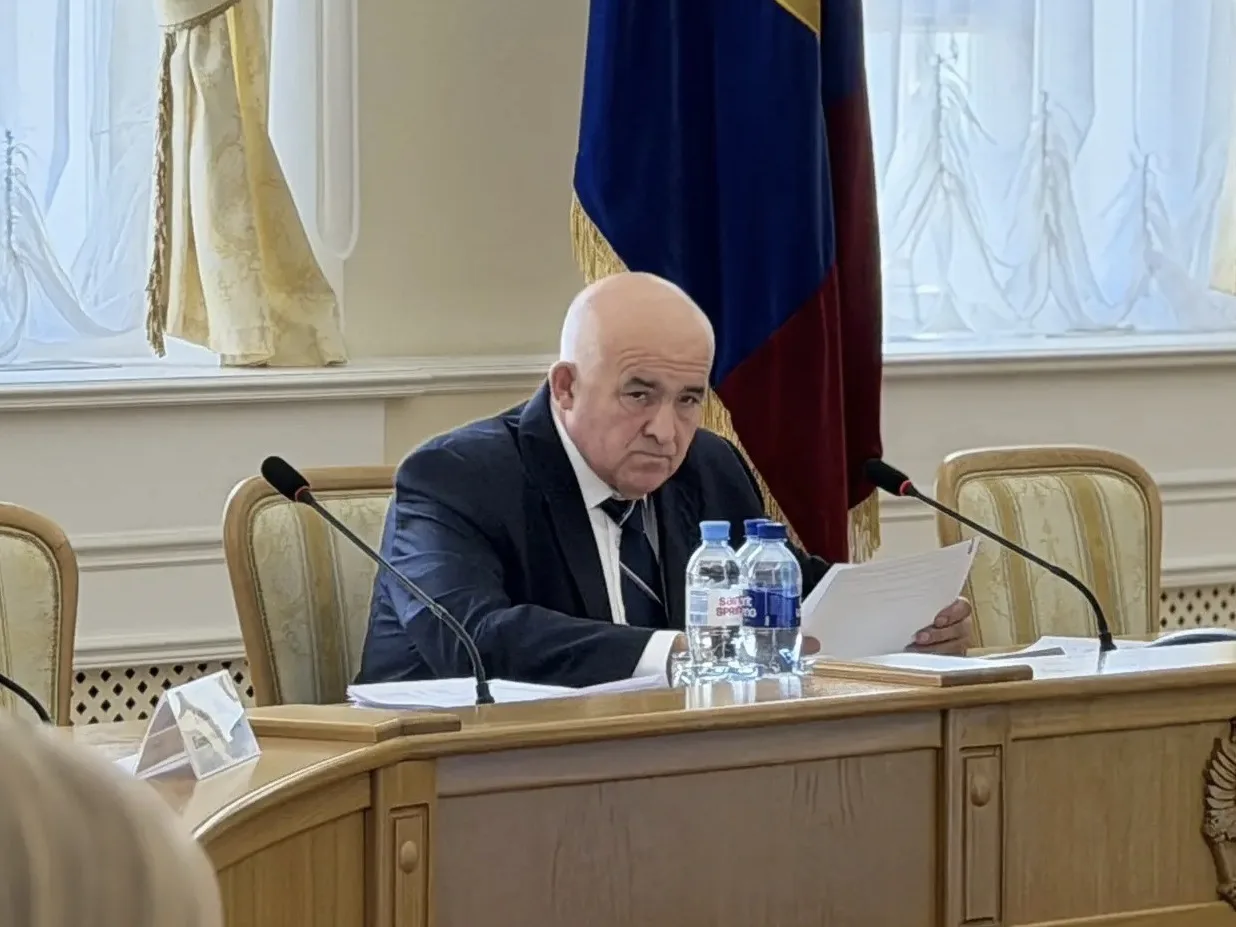 Губернатор Сергей Ситников провел областной штаб по строительству социально значимых об...