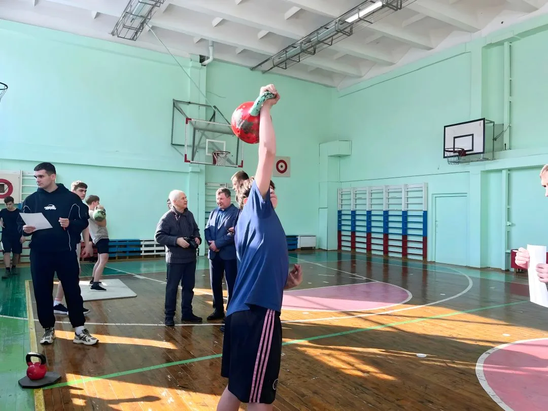 🏆  СОРЕВНОВАНИЯ ПО ГИРЕВОМУ СПОРТУ🏆  13 марта в нашем лицее прошло Первенство по гиревому спорту!  С