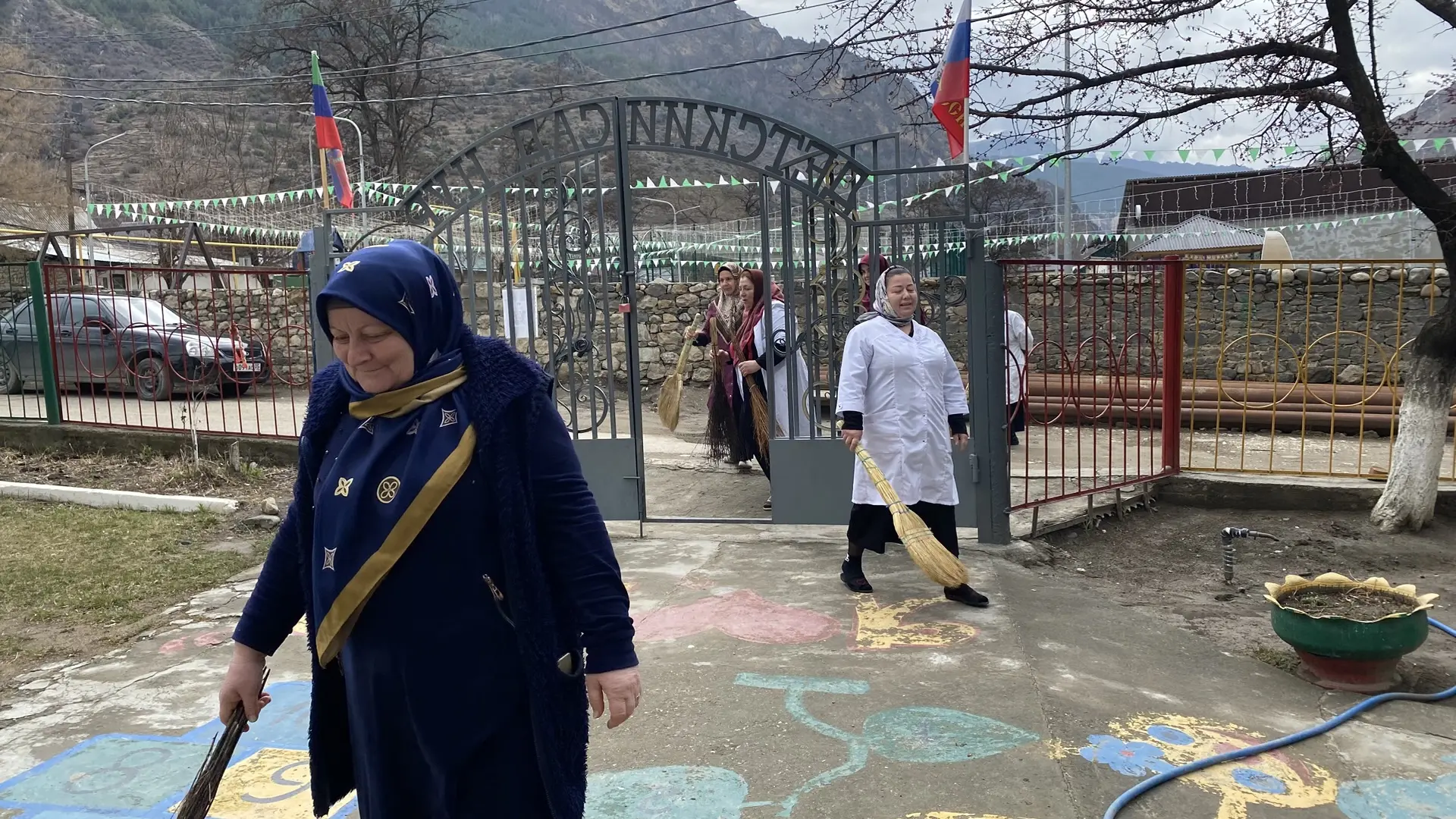 В детском саду Нур  сегодня был организован субботник.