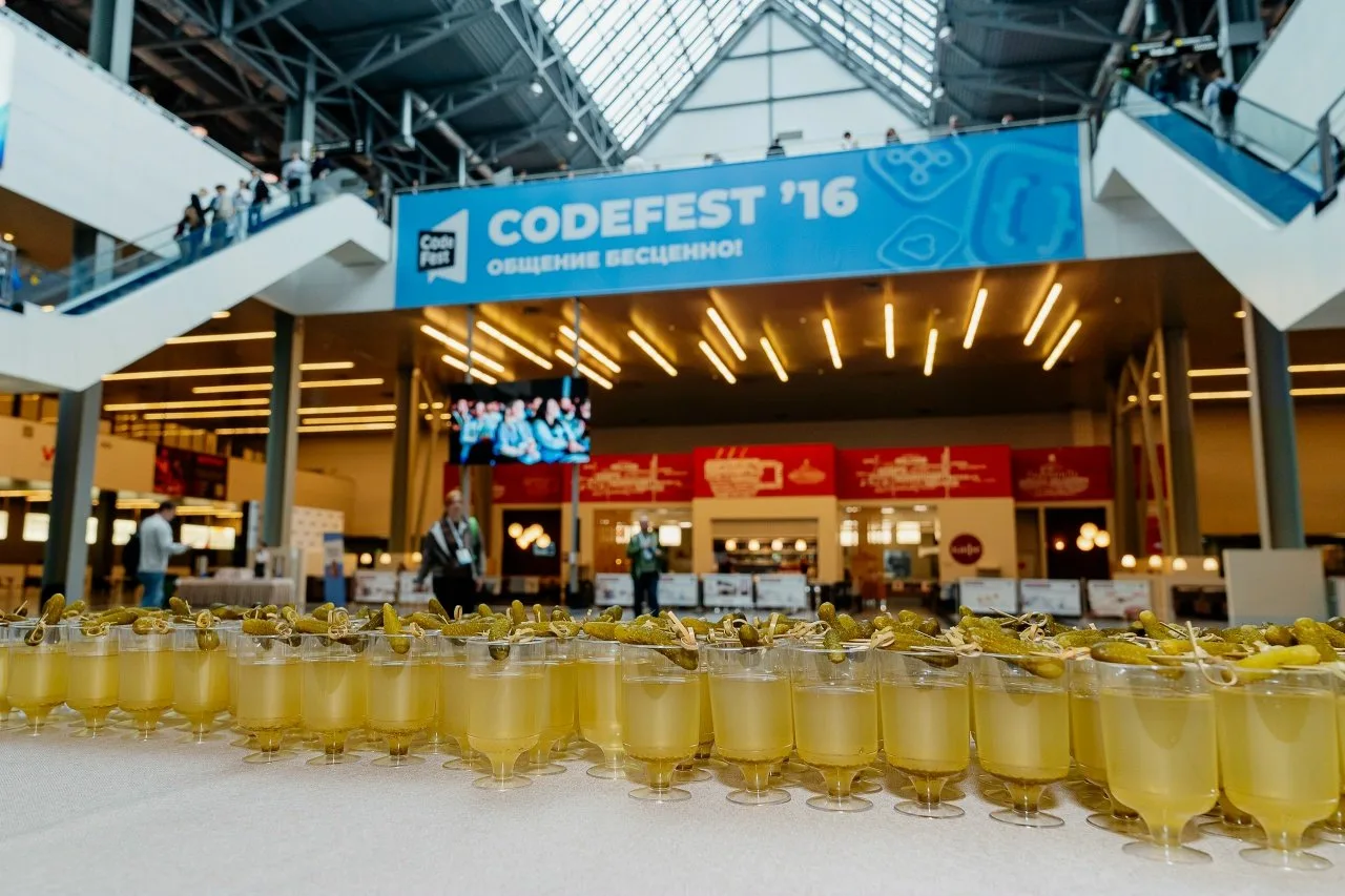 Оказалсь, что есть те, кто не верят в Дошик Поинт и Рассол на CodeFest 🤣 вот вам фотоп...