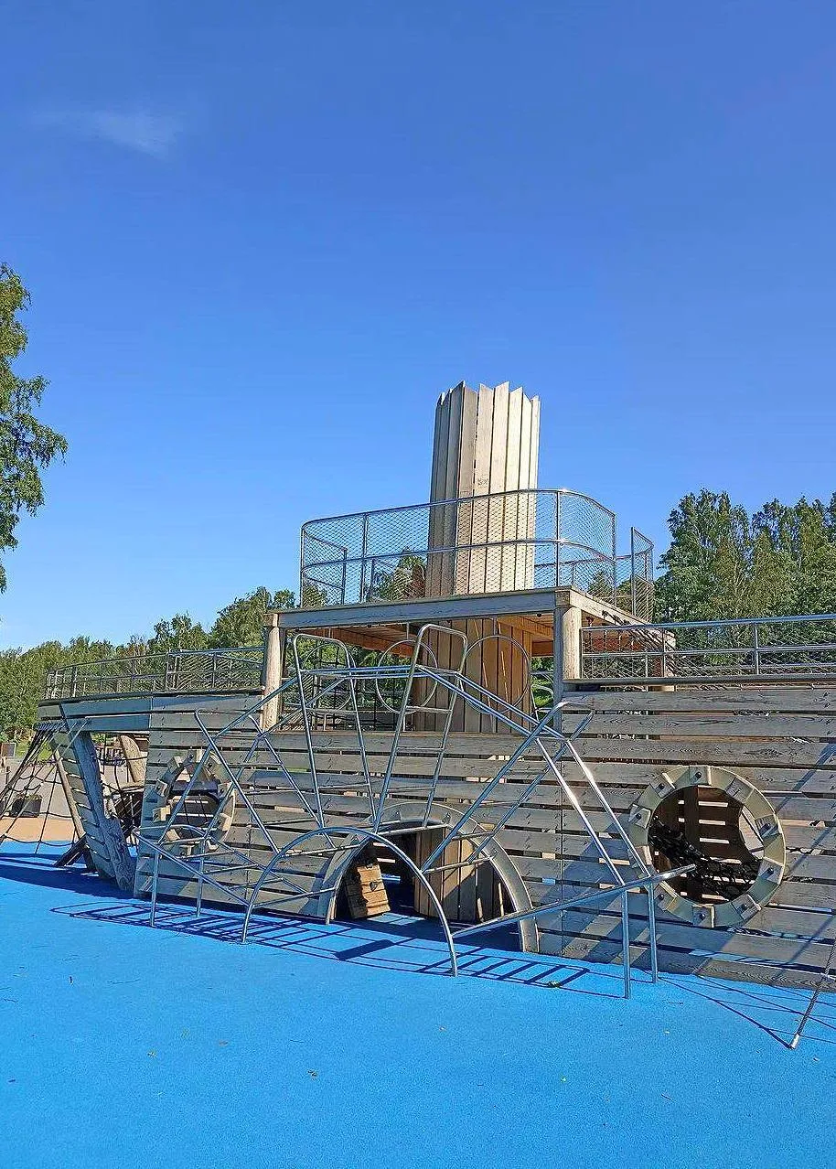Парк «Песчанка» открылся после просушки 🌳  📍 г. Всеволожск  Парк с интересным ландшафтом и нескольки