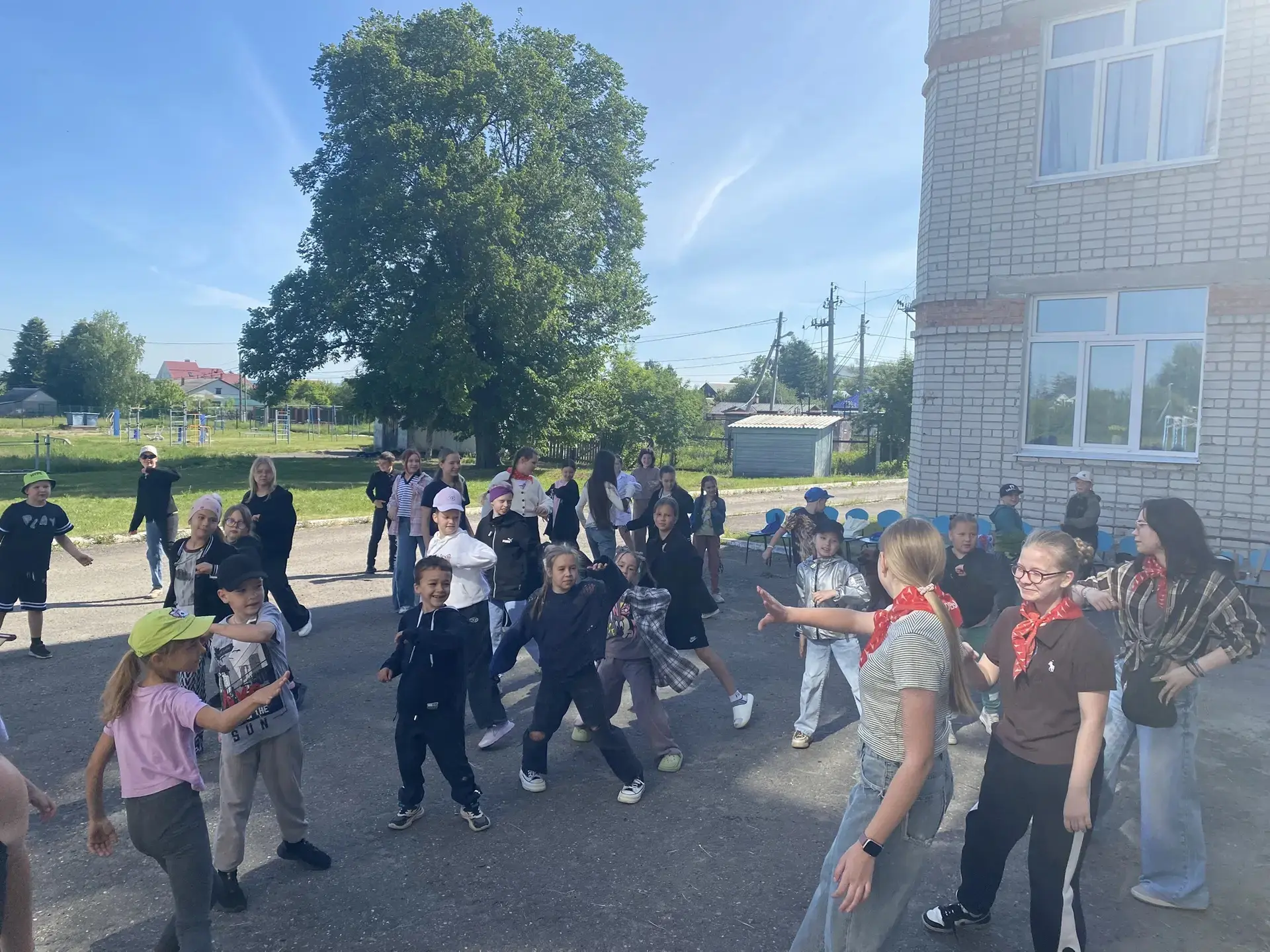 1 июня, в День защиты детей, для наших ребят распахнул свои двери пришкольный лагерь «С...