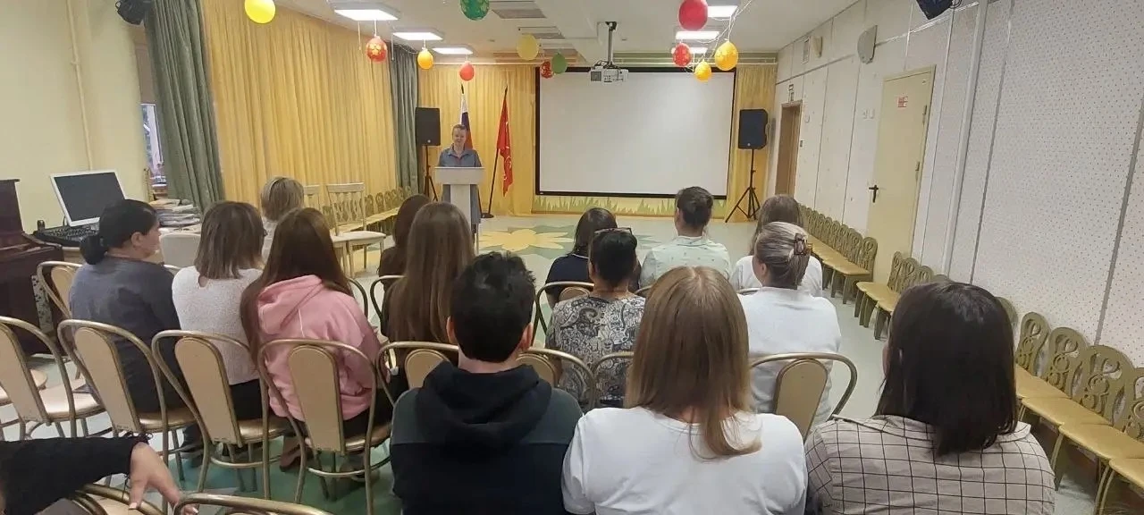 В ГБДОУ детский сад 7 прошло общее собрание трудового коллектива.