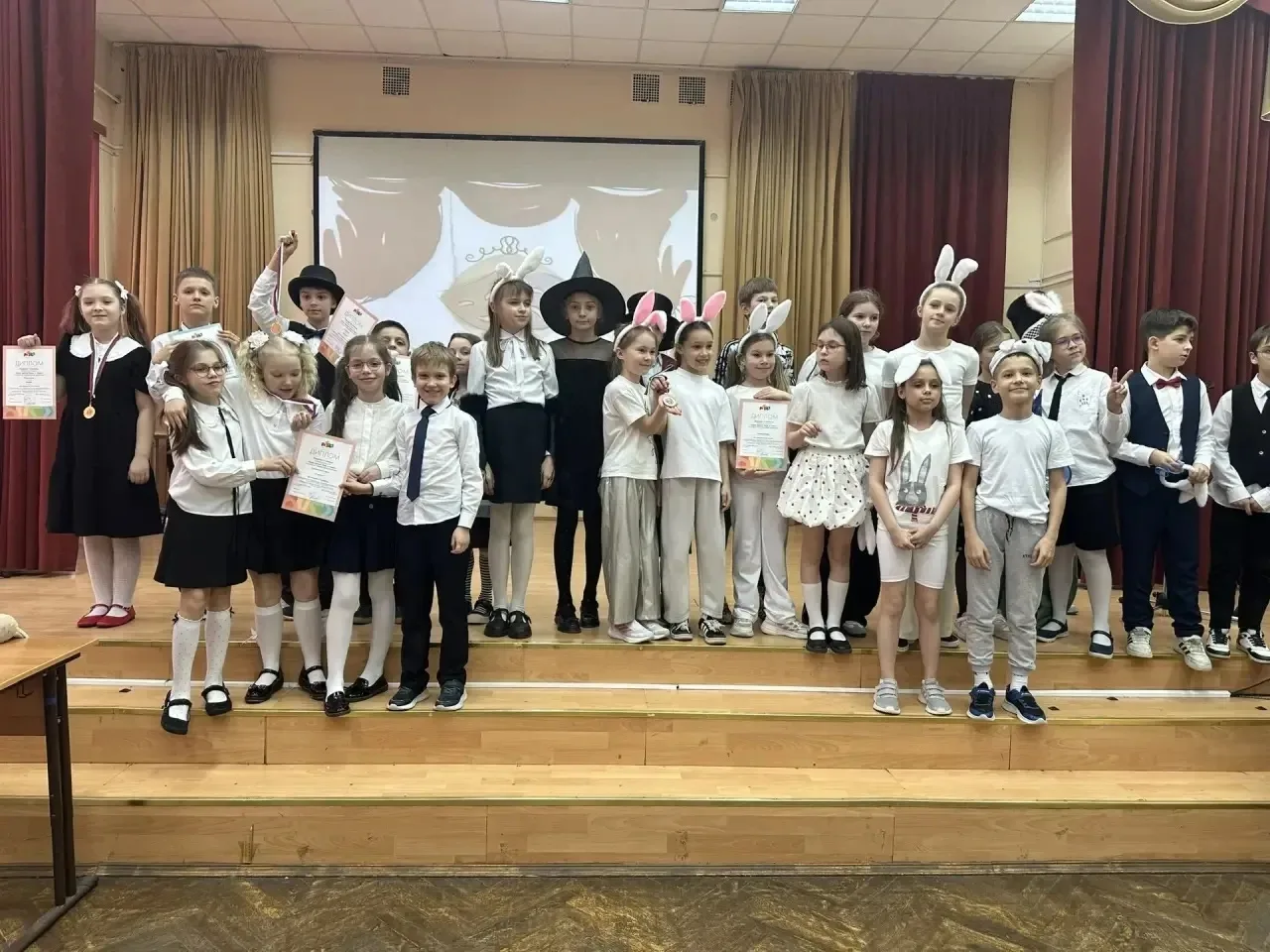 🏆 Чемпионат искусств «Будь ярким! Будь в теме!»  📍Новаторов, 34к1 📍Новаторов, 34к2  🎊В наших корпуса