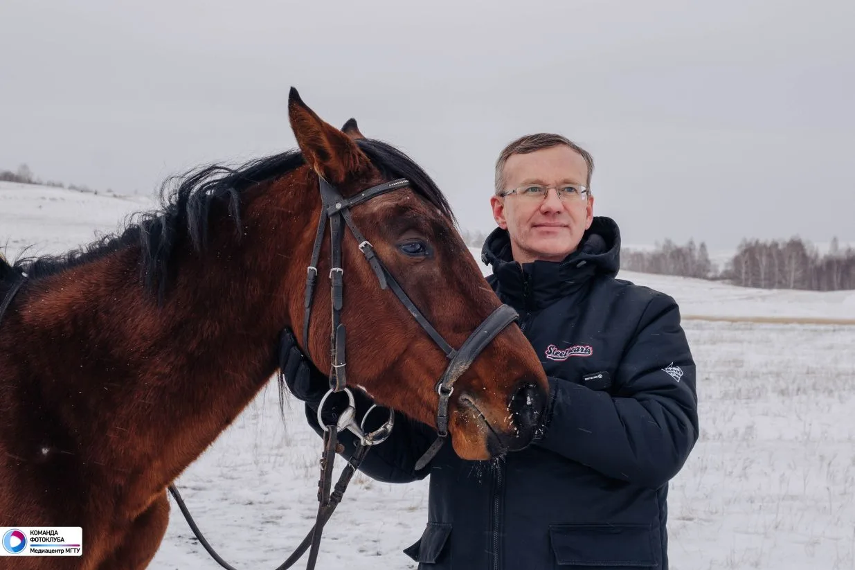 Поздравляю всех с наступившим Новым годом! 🐎