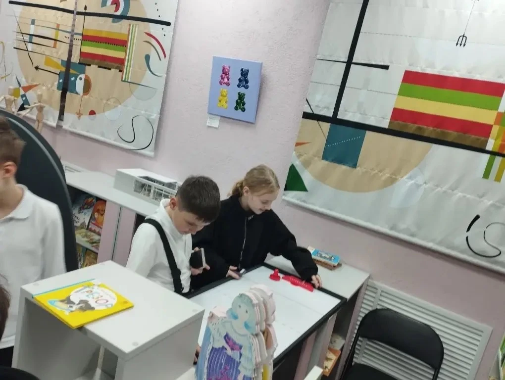 ⭐Для 5 б класса гимназии № 3 им. Героя Советского Союза Леонида Севрюкова  состоялся час мужества «Э