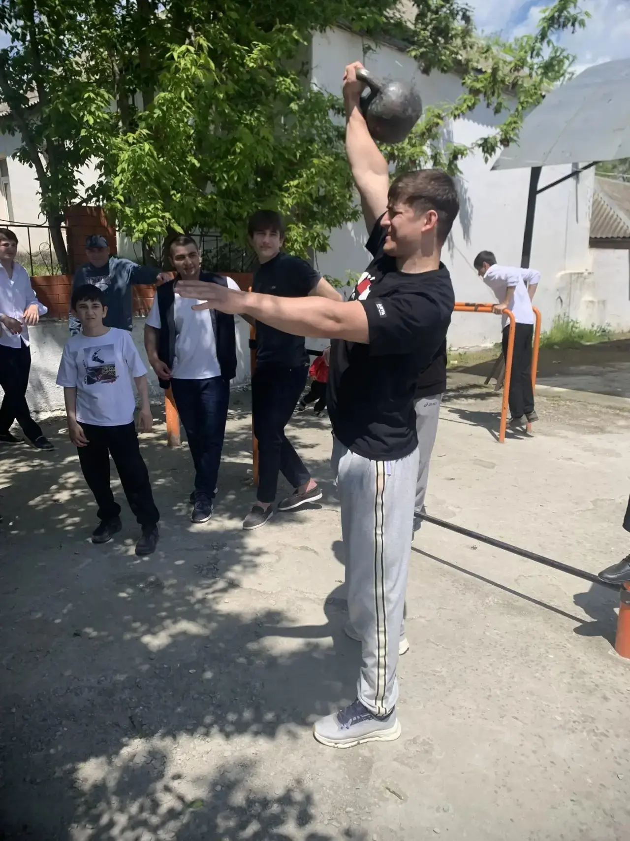 🌍Спортивные состязания в честь Дня Победы: Новолакский район отметил 9 Мая еще и соревнованиями по н