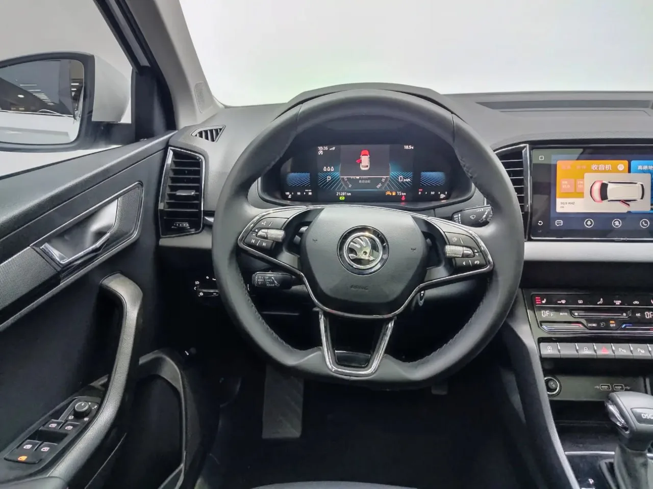 Skoda Karoq TSI280 из Китая: стильный кроссовер по выгодной цене!  • 2023/04 (Китай) • 1.4 л. бензин