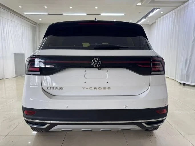 🇩🇪 Volkswagen T‑Cross — компактный и практичный кроссовер!  • 2022/01 • 1.5 л. бензин/2WD/113 л.с./А