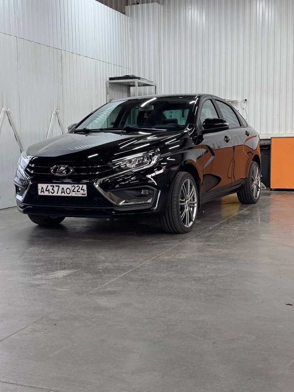 🚗 Lada Vesta.