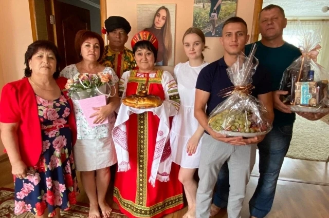Пока эксперты спорят о плюсах и минусах разнонациональных союзов, интернациональные сем...