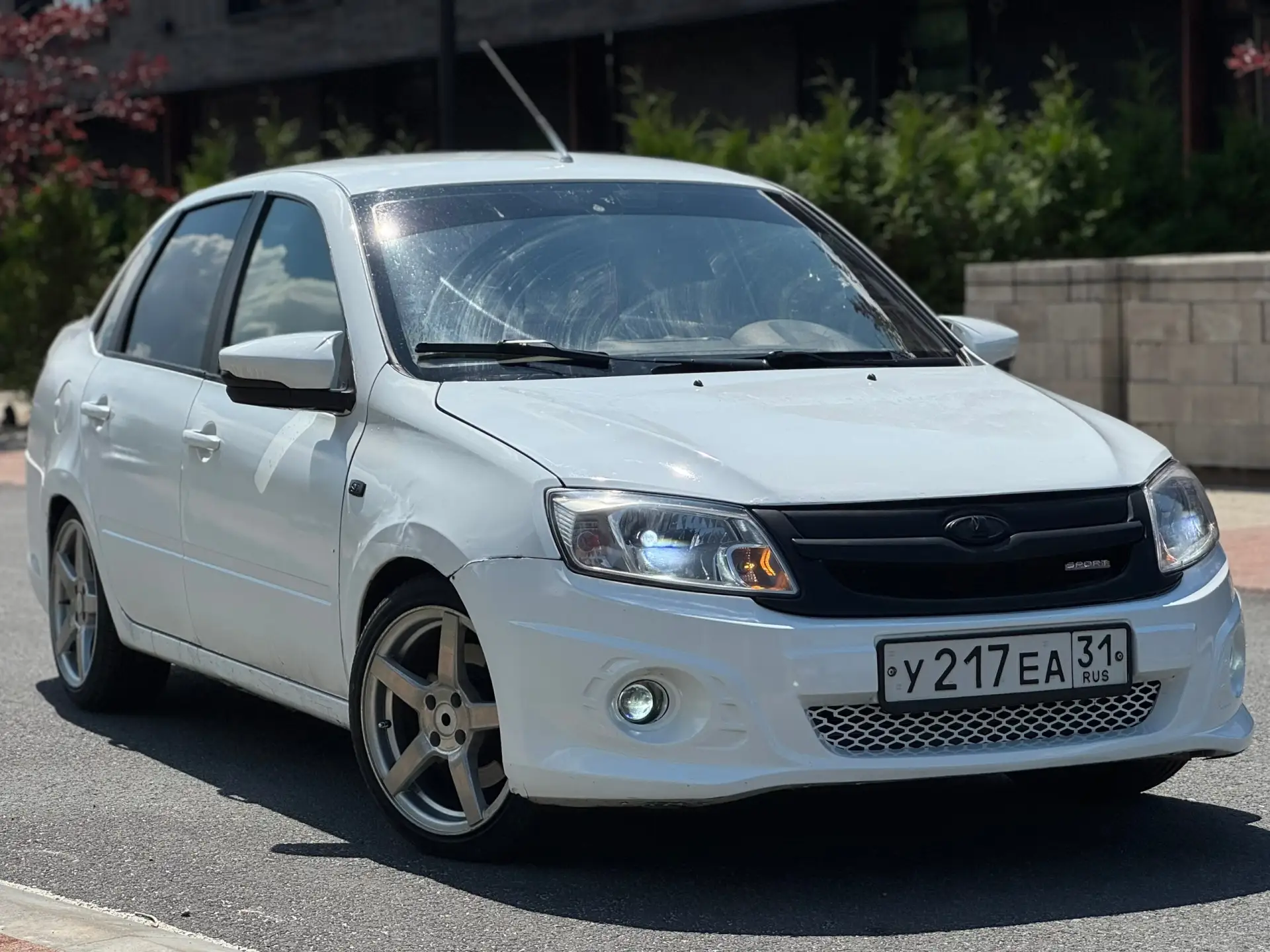 🏎 Lada Granta Sport 2016 🏎

🚀 1.6, 114 л.с. 🚀

Все что должно работать, работает, а именно: конд