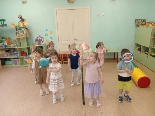Делимся впечатлениями о сегодняшнем дне — он был посвящён Дню космонавтики! 🌟Наши юные космонавты, с