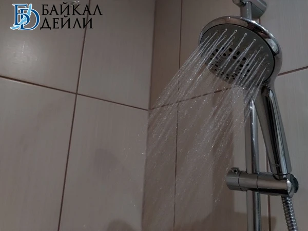 Часть улан-удэнцев до сих пор не дождались горячую воду

Горячая вода, которую отключили в столице Б
