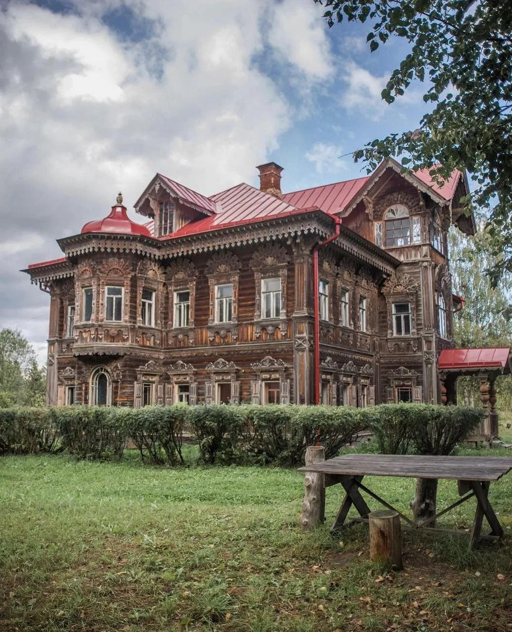 🏚 Забытые страницы 
истории — сказочный 
терем в Погорелово

Деревня Погорелово в Костромской облас