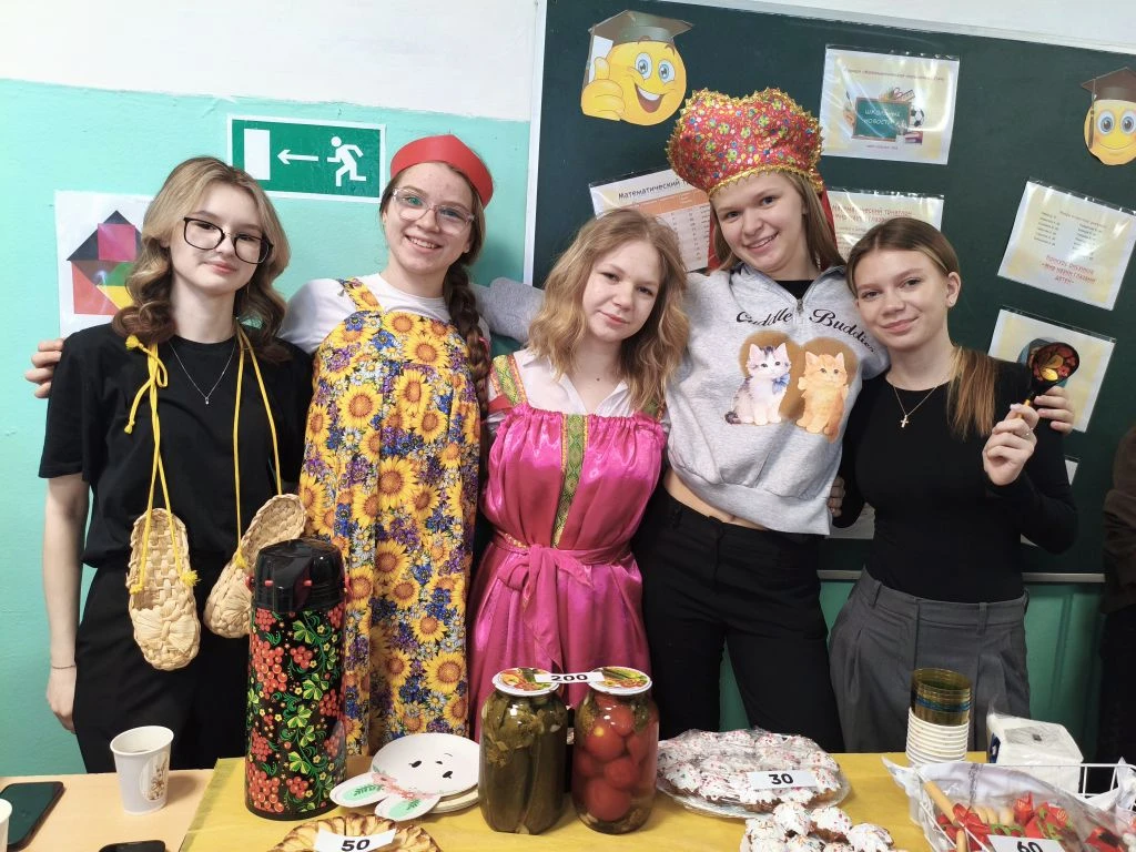 Весенняя ярмарка в русском стиле: как это было! 🎪  В нашей Второй снова царила атмосфера праздника, 