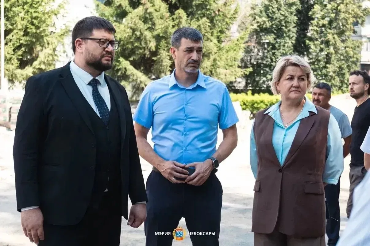 В столице Чувашии продолжается проведение контроля за ходом капремонта школ города

Накануне глава г