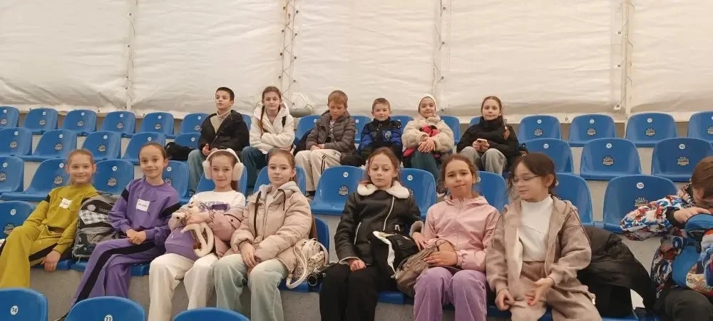 🚌Ученики 3-Е класса в рамках весенней пришкольной площадки посетили дельфинарий «Немо» и дендропарк 