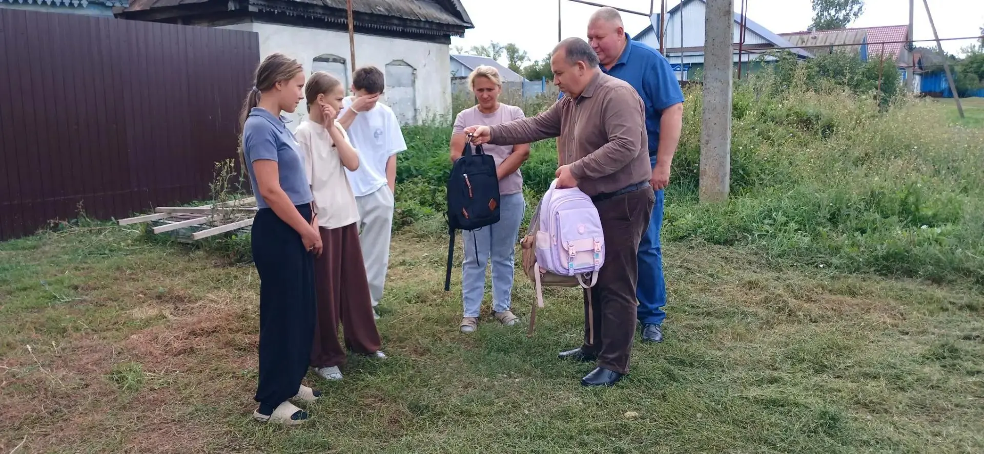 ✅В Камешкирском районе продолжается благотворительная акция «Собери ребенка в школу».