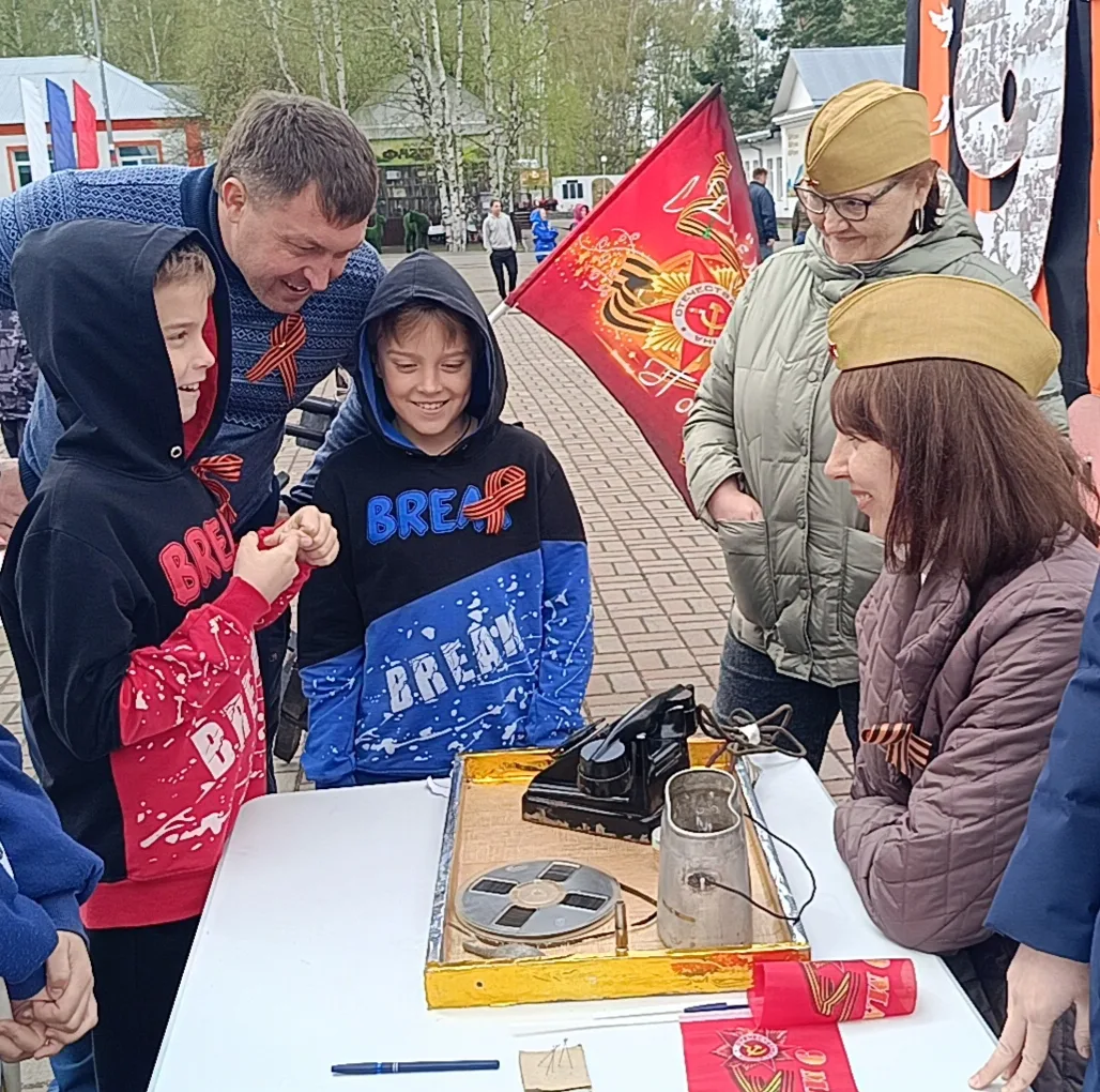 9 мая в центре поселка прошла праздничная программа, в которой наша организация приняла...