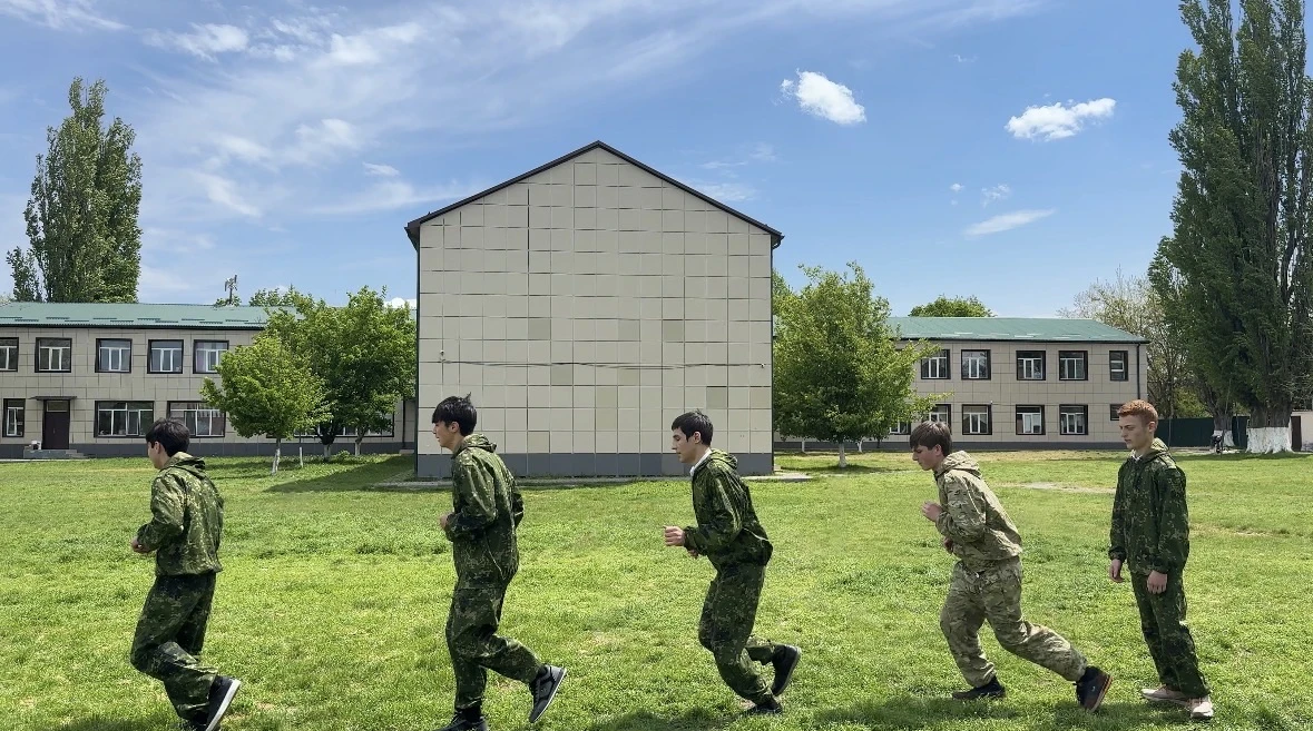04.05.2026г. На базе МБОУ «СОШ им С.Лорсанова с.Шаами-Юрт» начались 5 дневные учебные сборы . Учебны