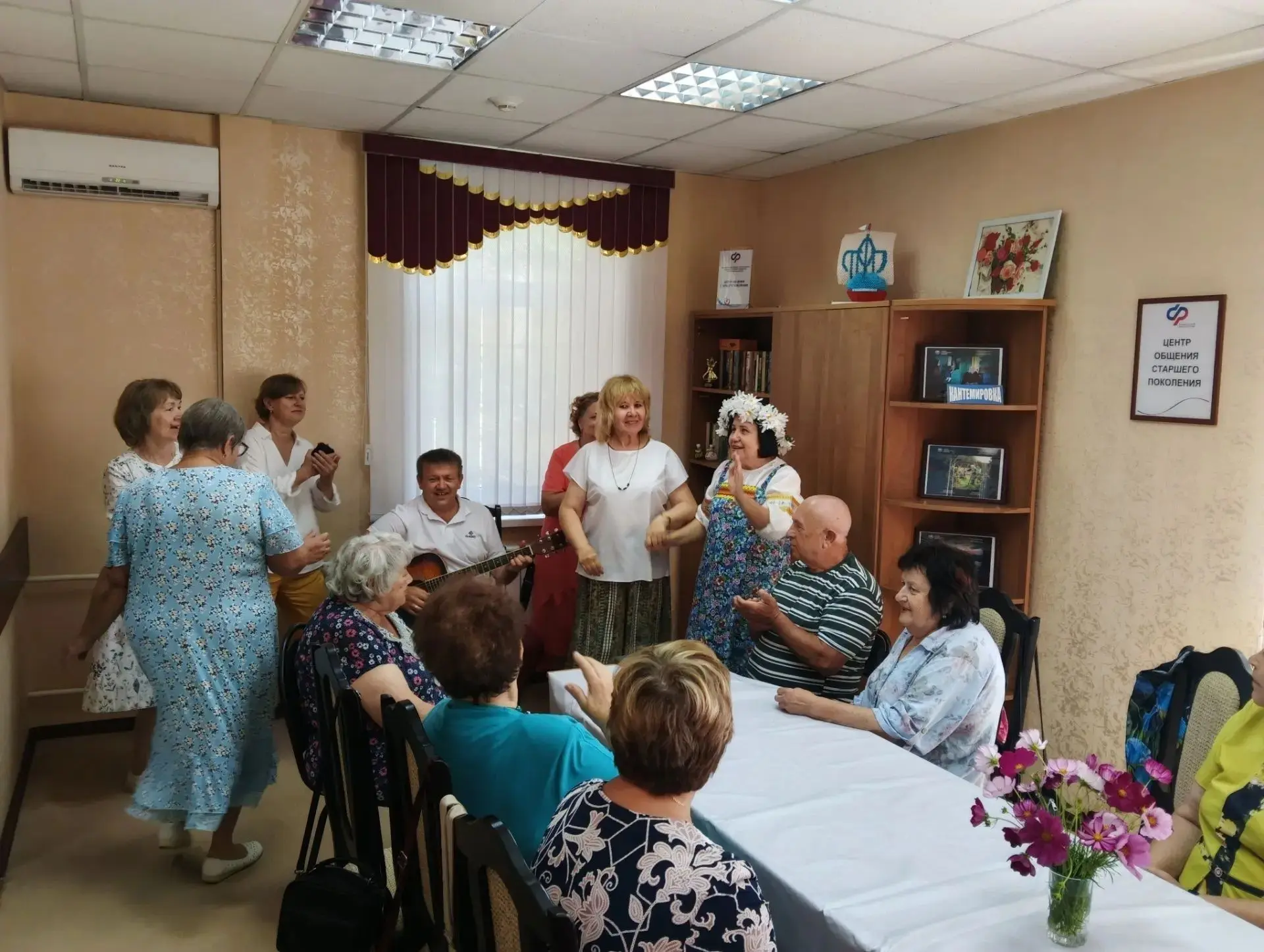 🎉 Утро 10 августа в «Центре общения старшего поколения» выдалось по-особенному душевны...